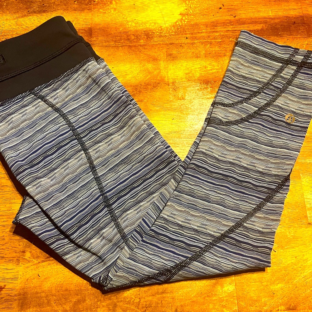 Lululemon Sz 4 leggings cropped